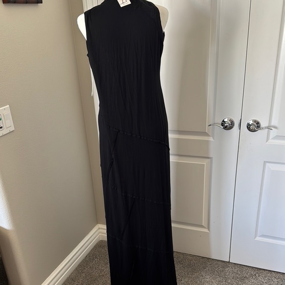 Elegant Black Maxi Dress - Picture 4 of 6